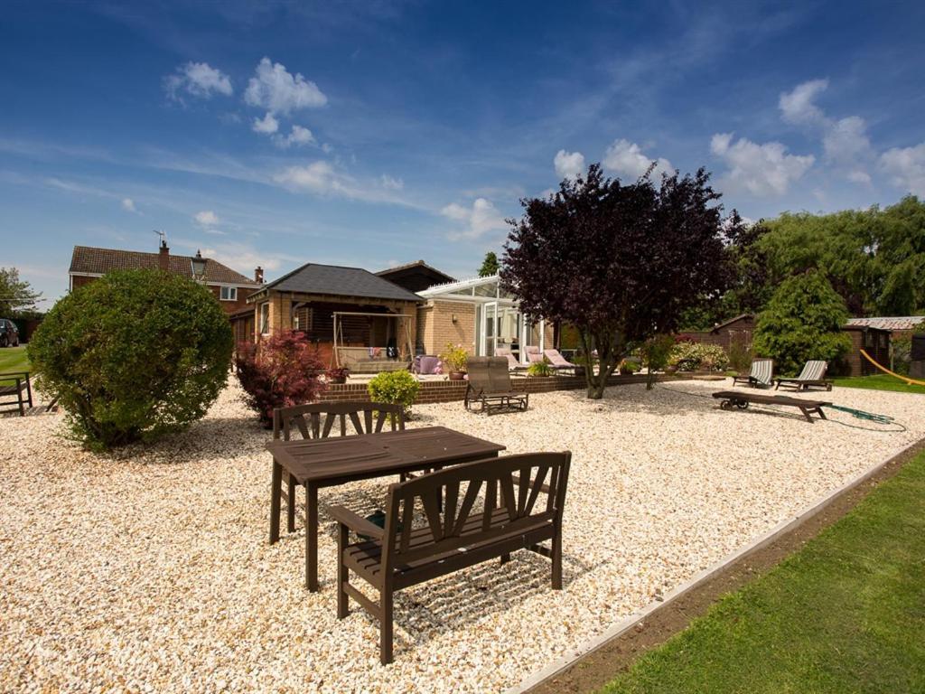 Treetops Cottages & Spa Grimsby Exterior photo